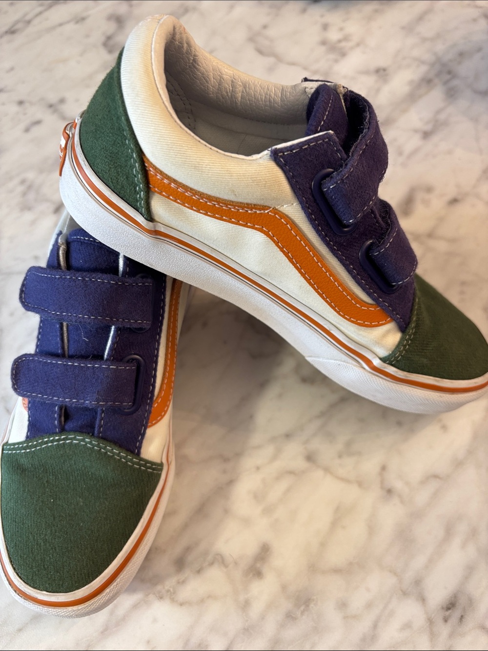 Vans Kids Old Skool V Low-Top in Green, Royal Blue & Orange, Velcro, SZ Kids 3